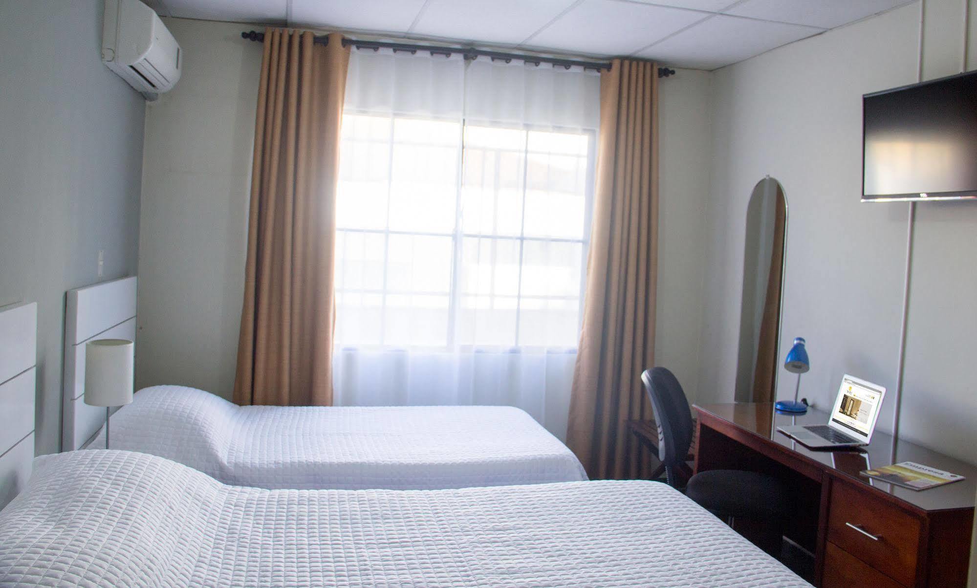 Maria Jose Suites San Salvador Buitenkant foto