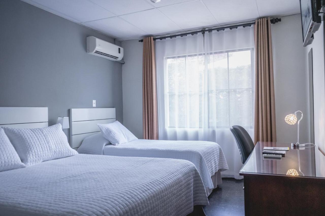 Maria Jose Suites San Salvador Buitenkant foto