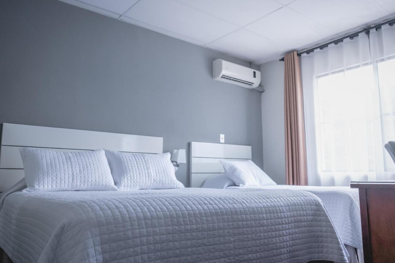Maria Jose Suites San Salvador Buitenkant foto