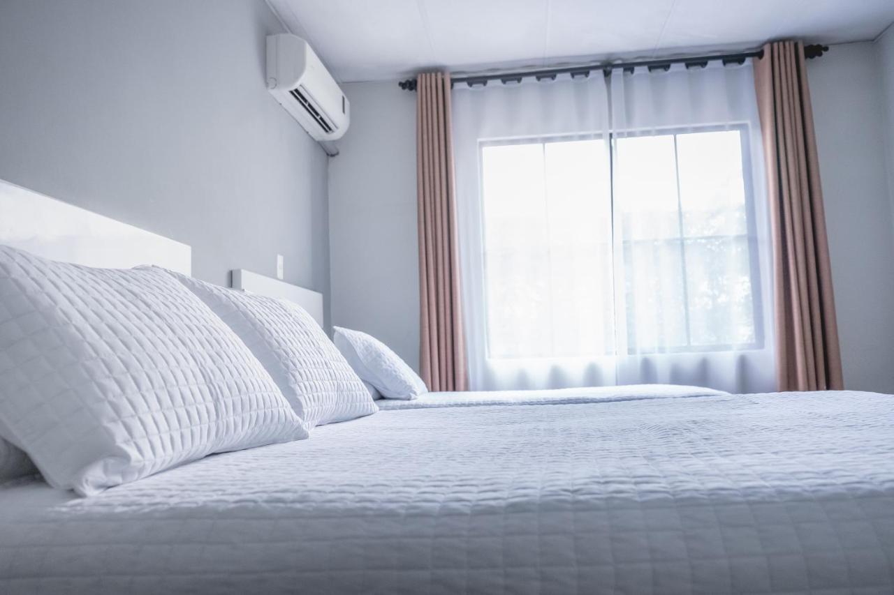 Maria Jose Suites San Salvador Buitenkant foto